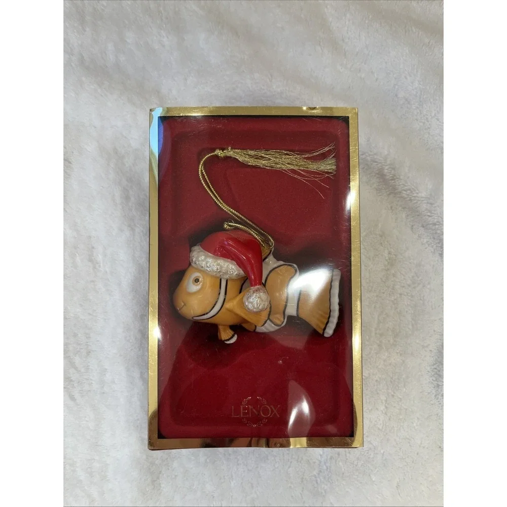 Lenox Disney  Showcase Collection Pixar  Nemo Finds Christmas 2004!